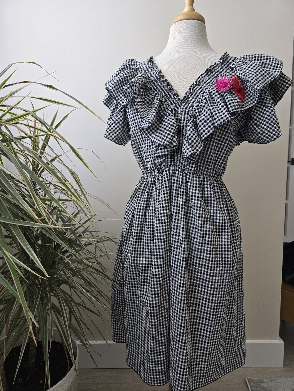Motel Rocks Black & White Gingham Ruffle Dress with Pink Flower Size M Cotton